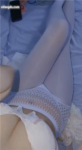 快手10W粉主播 L丽 私拍福利 内衣骚舞 大吃掰穴嫩妹香香的【8V】【81.9M】 预览图 8