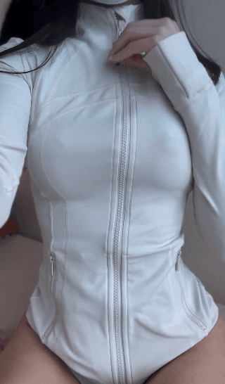 【精品】推特漫画身材困困狗，被健身男友强势后入好痛啊【38V15P】【3.43G】 预览图 7