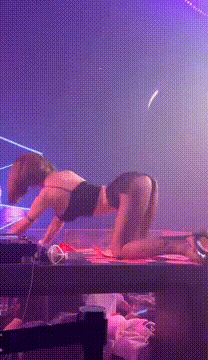 【网红女DJ现场大尺度热舞2】真空乳沟 后摇 跪摇 性感死了【181V】【2G】 预览图 3