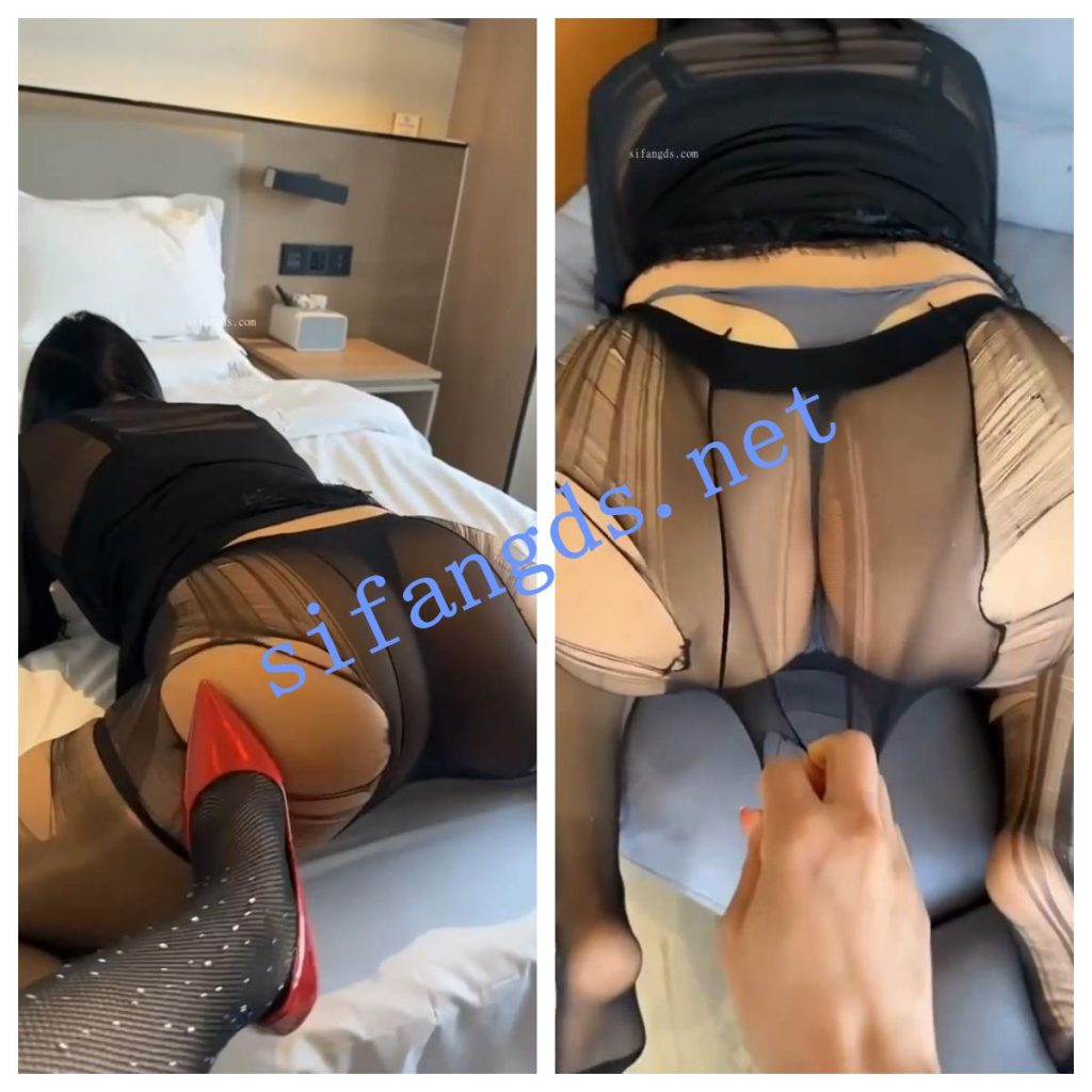 【快手】蜜桃金金西好运-----肥臀撒尿珍珠丁情趣服饰--【56V】【2.18G】 预览图 1