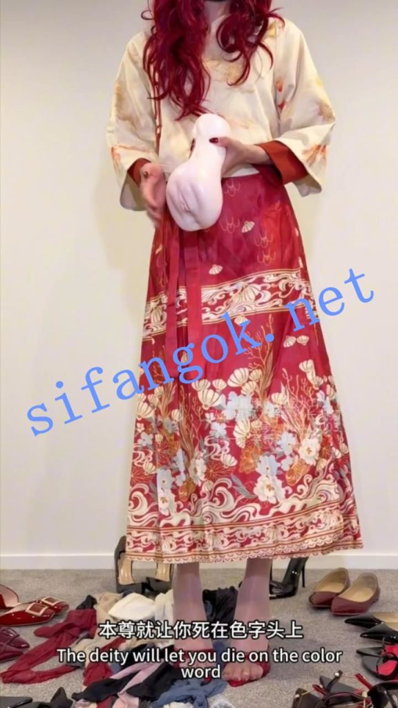 极品潮喷丝足女神 猫猫碎冰冰趣趣 新春特别版【1V】【865M】 预览图 2