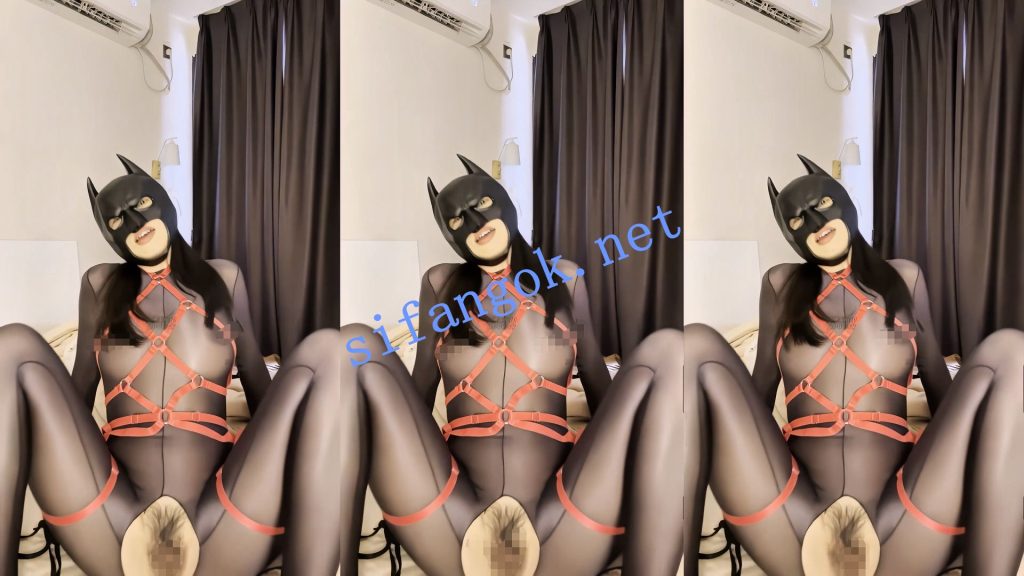 【抖音】小小桃儿 网红主播裸舞SM扮演 深度自慰【6V】【862M】 预览图 13