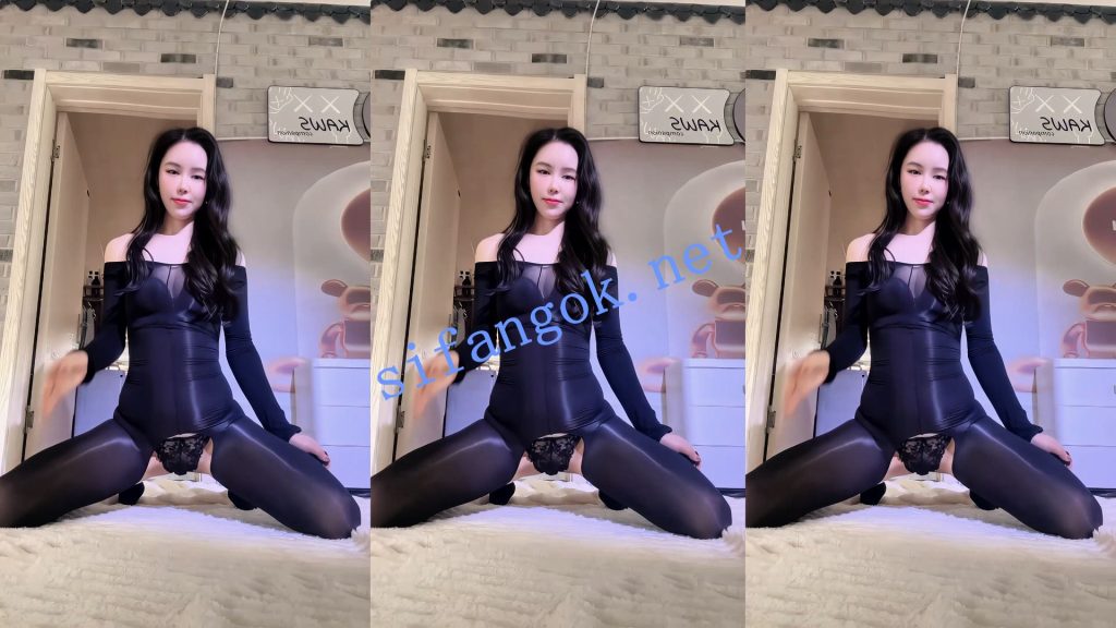 【快手】乐宝儿 网红主播私拍漏点福利 肥穴拉丝【5V】【336.0M】 预览图 2