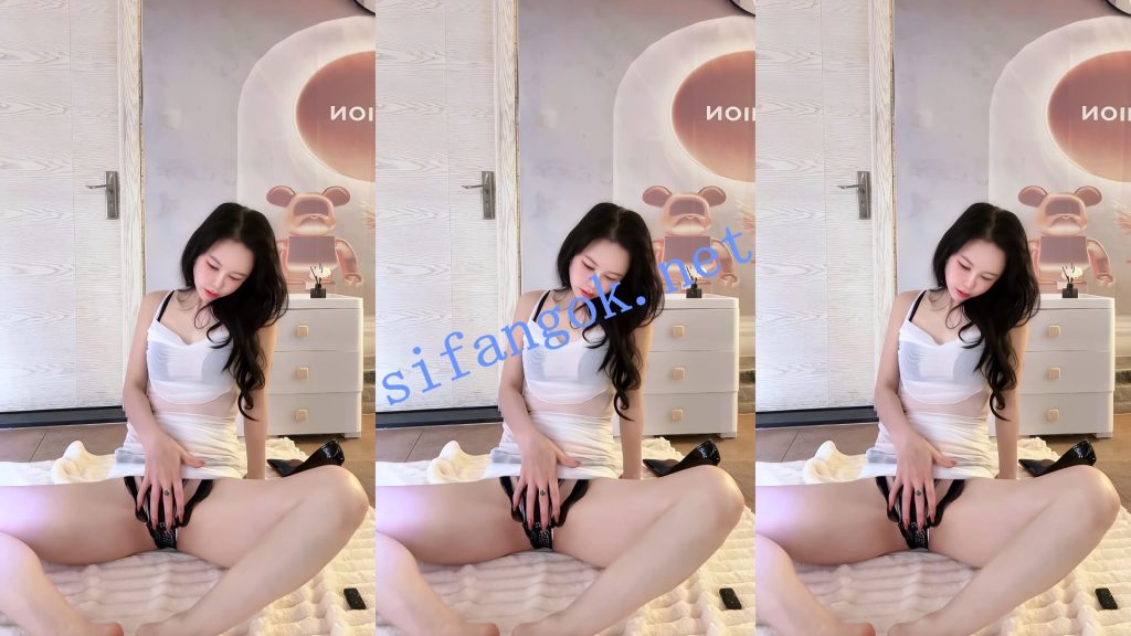 【快手】乐宝儿 网红主播私拍漏点福利 肥穴拉丝【5V】【336.0M】 预览图 4