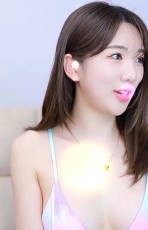 韩舞BJ美女动感骚舞 倒立电臀 抖动性感的肉臀起飞合集 【19V3.17G】 预览图 1