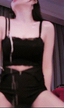 斗鱼 黎一-10 巨乳 露大半个奶 超强抖胸舞 狂甩 口爆白浆【1V】【159M】 预览图 3