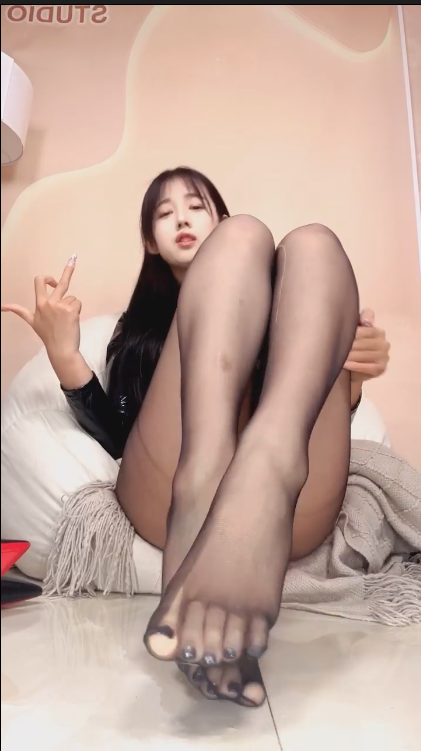 玩物直播啊晴s-251202 红绿灯爆撸5cm短小鸡吧【1V】【333MB百度云】 预览图 1