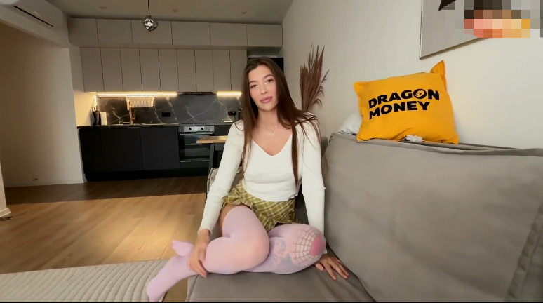 漂亮大奶美女_Ray_身材高挑性感菊花塞肛塞_被小哥大鸡吧无套爆菊花_精液射满小穴口【395m】 预览图 1