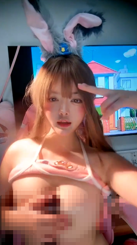 【温卿】二次元coser 兔女郎【2v】 预览图 2