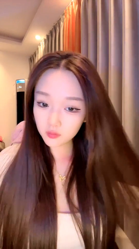 颜值嫩妹【萝莉叭嗦】喜欢爆菊花 极品大长腿 预览图 2