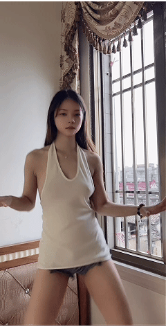 推特圆乳小师妹 安慕曦 2026春节限定礼包 露脸裸舞首次自慰【100V】【1.31G】 预览图 3