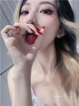 推特福利姬 欣研宝宝 甜美御萝自拍自慰喷水裸舞长腿诱惑【26V31P】【487M】 预览图 13