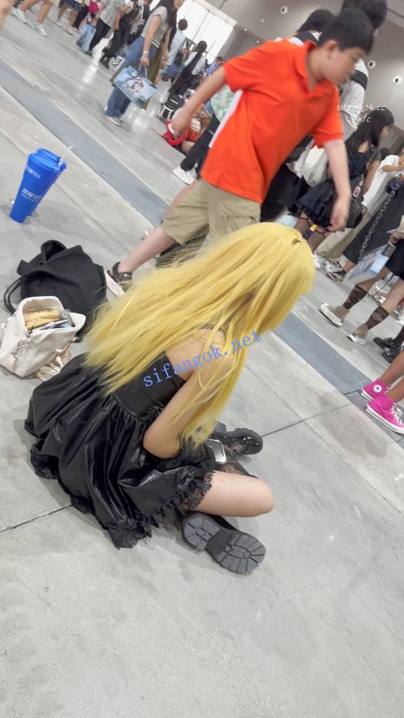 【KFC】短网袜COSER专注玩手机·白色内内露在外面前后CD【1V】【495M】 预览图 5