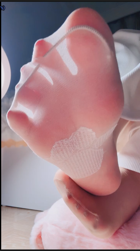 玩物直播乔乔在这里-251202 薄丝【1V】【300MB百度云】 预览图 1