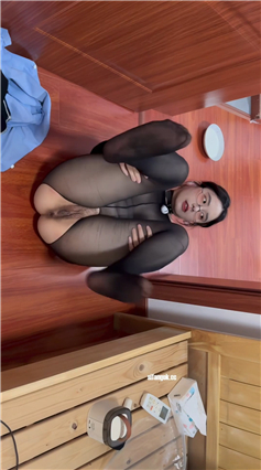 快手极骚主播 固执的守村人2026 最新大尺福利裸舞自慰啪啪【44V】【2.55G】 预览图 7