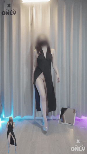 推特變裝裸舞女王【咚小姐】2026年度巨獻 熱情裸舞啪啪超長時滿足(7V) 2.36GB 预览图 6