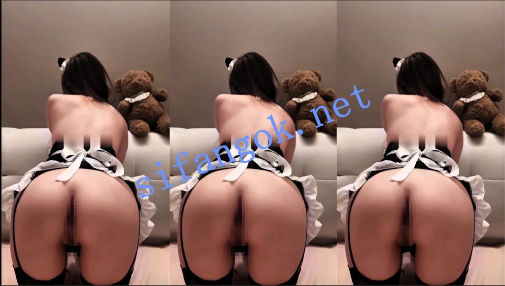 【抖音】苳苳 精神小妹掰穴裸舞，玩转道具，奶大臀圆【1V】【414M】 预览图 2