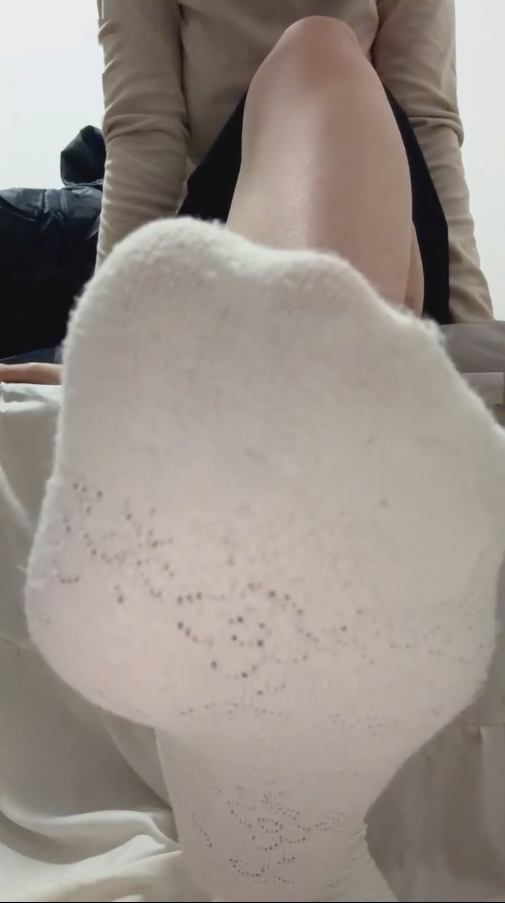 玩物直播杪杪-251201 羞辱红绿灯骂人【1V】【401MB百度云】