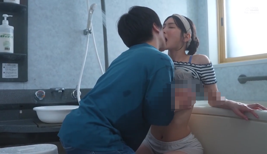 我的姐姐已经有丈夫了，她以处女的身份来和我一起练习接吻。我变得疯狂并不断射精。本庄铃【991M】 预览图 1