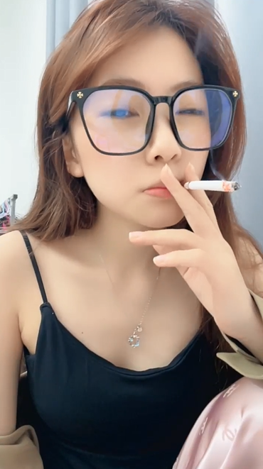 新人女神【chen晚晴】大尺度三点 预览图 1