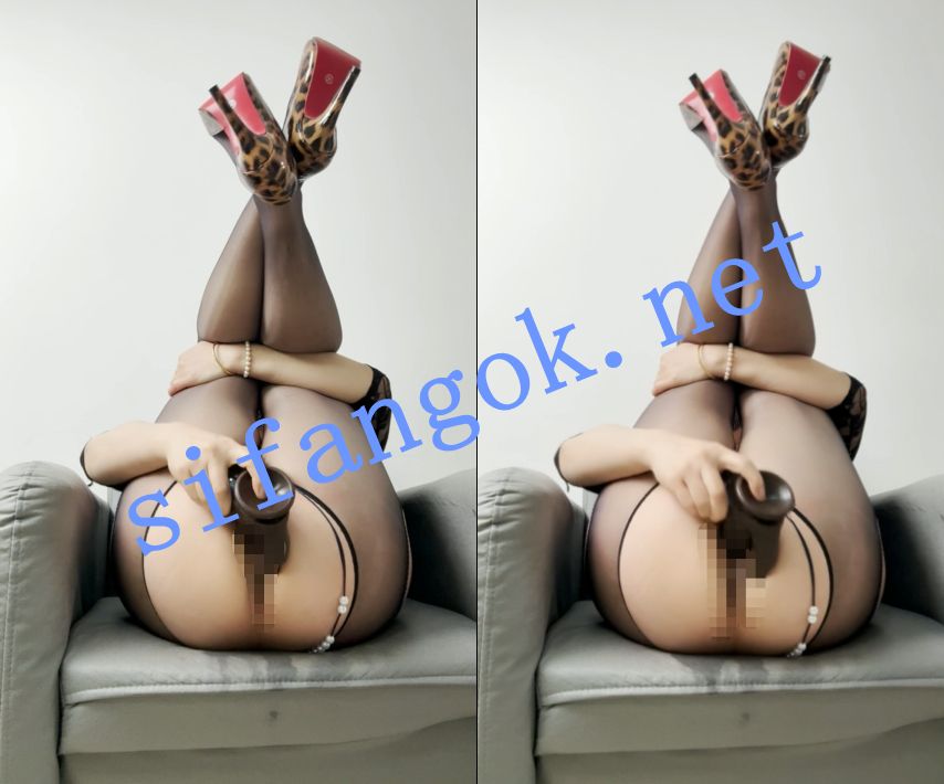 【快手】密嫂 眼镜熟妇超大阳具入体 喷浆喷尿 淫荡至极【2V】【864M】 预览图 8