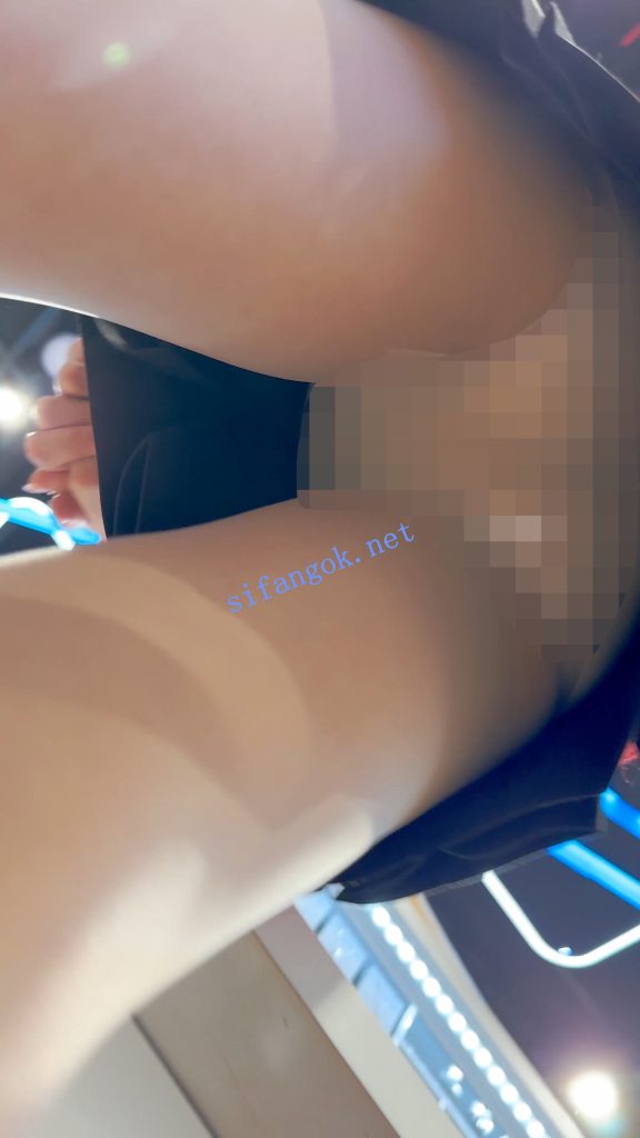 【KFC】短裙学生妹和男友甜蜜逛街·肉色丝袜白色内内前后CD【1V】【907M】 预览图 4