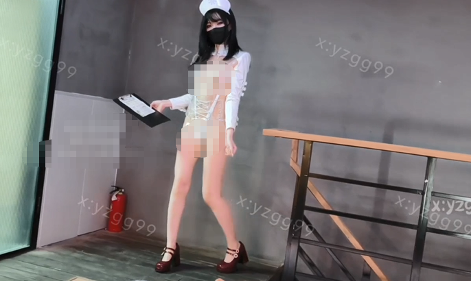 推特绿帽原创博主，携淫荡小娇妻乱交性爱「养只果果」《禁断医护》第一部，夜值护士来喂你吃药哦，听话的奖励果果医师是口交侍奉-福利岛