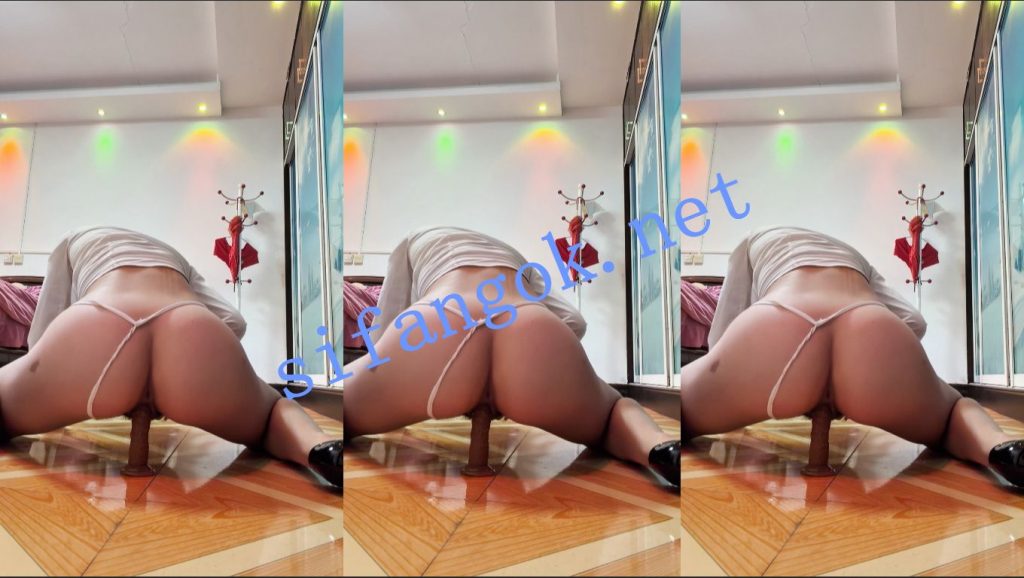 【抖音】爱7火锅儿 小骚妇脱衣舞口活 各种体位抽插 绝逼【1V】【177M】 预览图 11