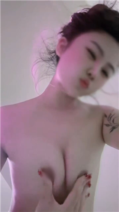 推特极品模特【Lucky girs】抖音风裸舞 自慰啪啪 超美秀翻了【147V】【697M】 预览图 50