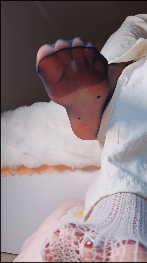 玩物直播乔乔在这里-251203 傻逼阳痿绿王八专场爬进来吧【1V】【317MB百度云】 预览图 1