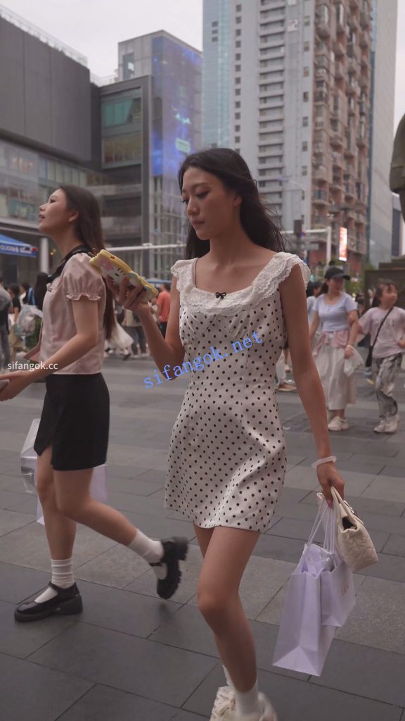 (BC-AA-653)一箭双雕两位小姐姐..粉色窄内透心凉+宽松裙白内【1V】【319M】 预览图 5