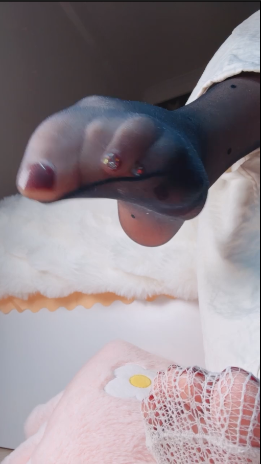 玩物直播乔乔在这里-251203 傻逼阳痿绿王八专场爬进来吧【1V】【317MB百度云】 预览图 4