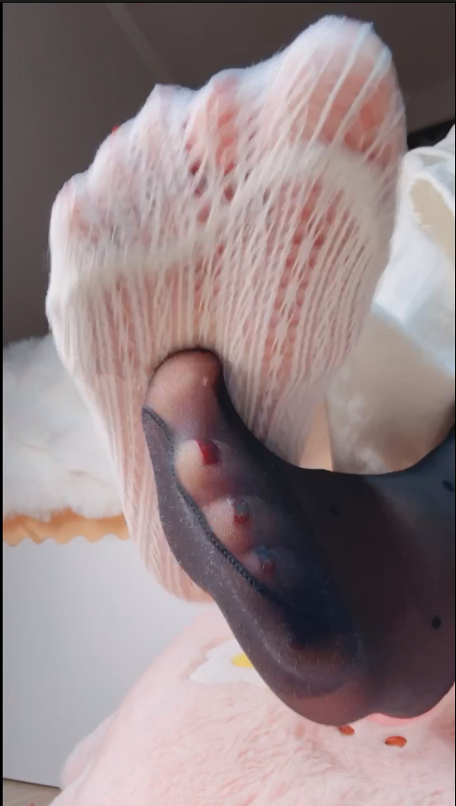 玩物直播乔乔在这里-251203 傻逼阳痿绿王八专场爬进来吧【1V】【317MB百度云】 预览图 2