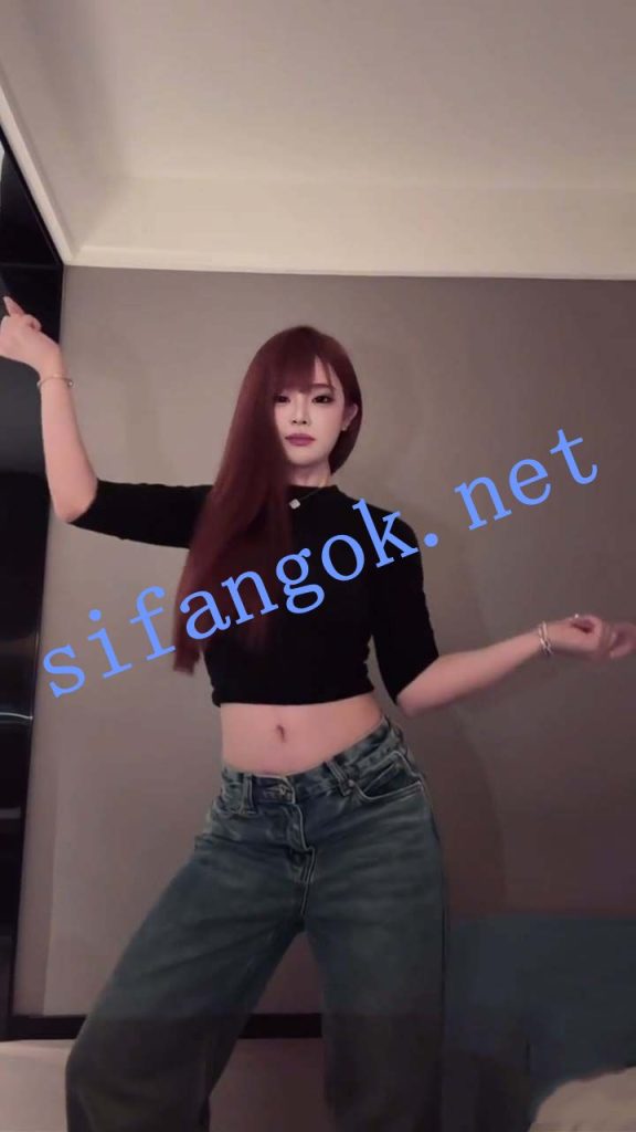 抖音 包抱猪 顶级美女 和大哥一对一 模拟口交 很骚【1V】【278M】 预览图 2