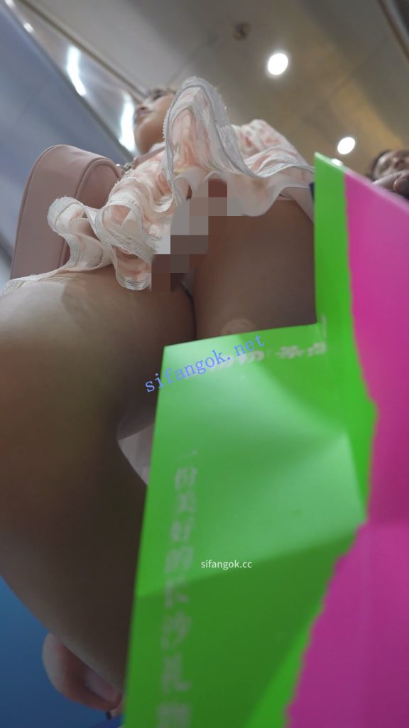 (BC-AA-655)宽松花裙小姐姐逛超市..微透窄内夹出13缝前后CD【1V】【774M】 预览图 1