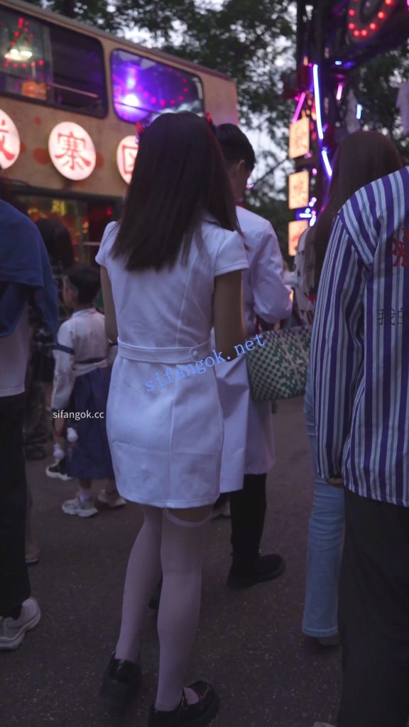 (BC-AA-656)护士服吊带白丝美女..趁乱开闪CD..白内正面露黑色【1V】【472M】 预览图 7