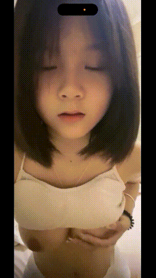 娃娃臉大奶小嫩妹被金主包養，露臉性愛自拍，人瘦奶大嬌小耐肏 789.1MB 预览图 3