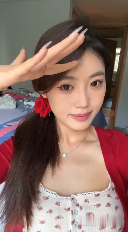 拜金露脸反差女大学生酒店约炮金主，剃光阴毛干起来才爽，啪啪啪阿黑颜伸舌头-福利岛