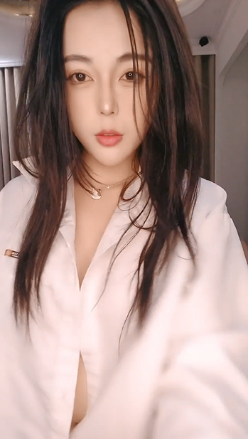 颜值嫩妹 极品少毛一线天 开穴自慰-福利岛