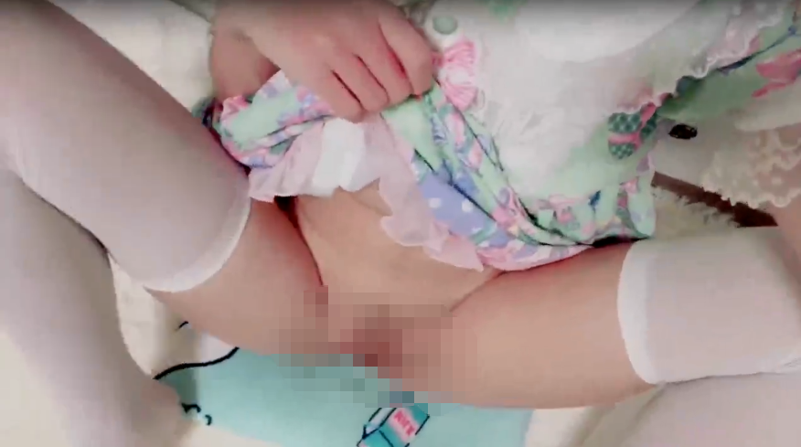 巨乳白丝洛丽塔，假屌自慰【413m】 预览图 1