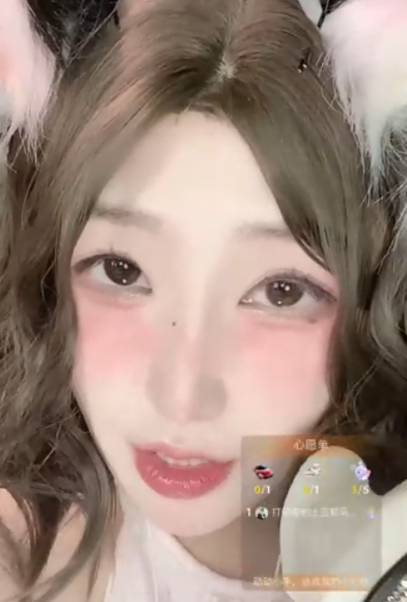 小妈_直播间外也能点赞了_20260305 1V313M百度盘 预览图 1