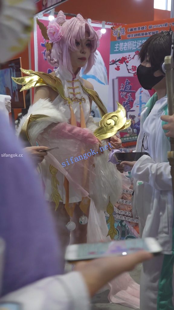 【xxn-364】极品超短露背裙cos小姐姐..窄内带翅膀屁股有点黑【1V】【825M】 预览图 10