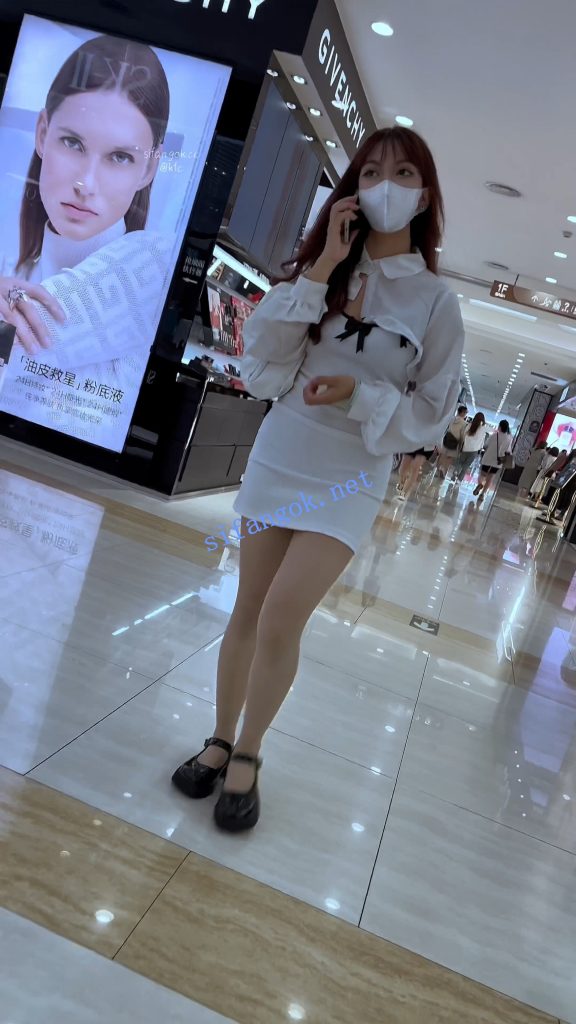 【KFC】包臀裙骚货独自吃小吃·肉丝袜白内直接放在两腿间CD【1V】【1.19G】 预览图 11