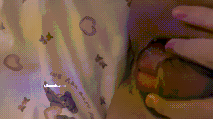 娃娃臉清純小嫩妹【池奈奈】520門檻福利，露臉全裸掰穴特寫自慰(3V) 226.9MB 预览图 6