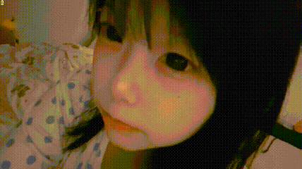 娃娃臉清純小嫩妹【池奈奈】520門檻福利，露臉全裸掰穴特寫自慰(3V) 226.9MB 预览图 2