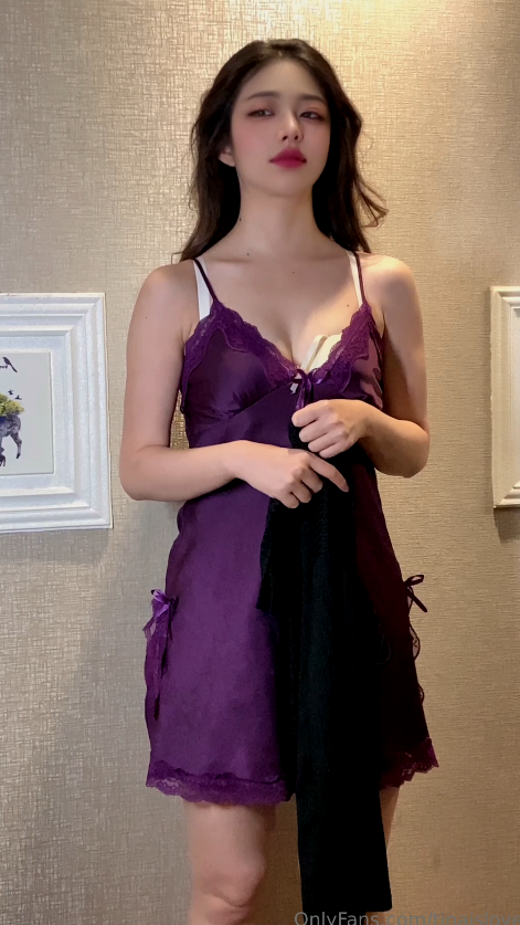 tinaislove 沈思缪 紫色连衣裙 【1v 700mb】 预览图 1