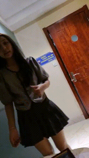 最新VIP群流出⑵，紅燈區百人斬大神【路少】會所按摩店嘗遍各種類型少女少婦熟女(16V) 1.26GB 预览图 6