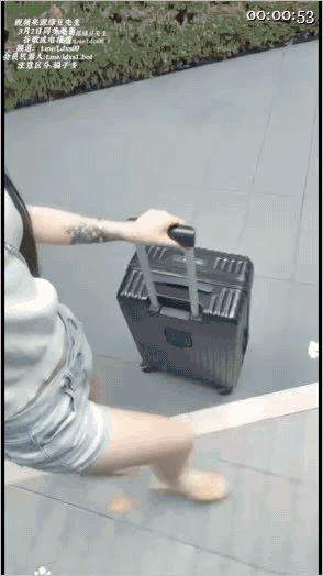 推特新晉海王淫妻約炮原創博主「ICICIS」酒店雙飛175 174高顔值嫩模，這兩姐妹是我兄弟之前再酒吧輪流拿下過 294MB