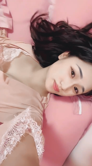 甜妹妹【贝贝】嫩到让人发狂 圆圆的美乳 毛毛有些多 眼神清亮 道具插到白浆冒泡 爽飞了【5v】-福利岛