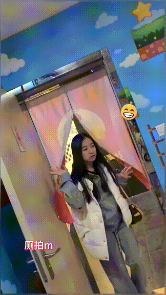 廁拍達人大型商場女廁拍臉拍逼多位女性，帶着高端設備現場偷拍高清特寫私處~炸裂 1.45GB 预览图 7